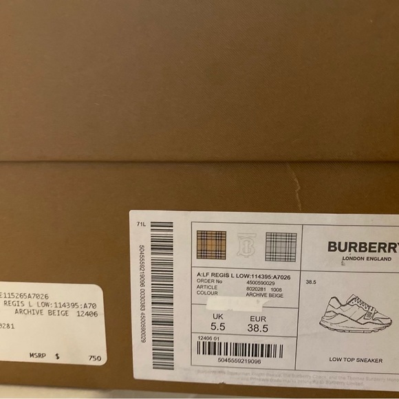 Euro 38.5 W used Vintage check,
Lace-up and Velcro tab Burberry
Made in Italy - Picture 2 of 3